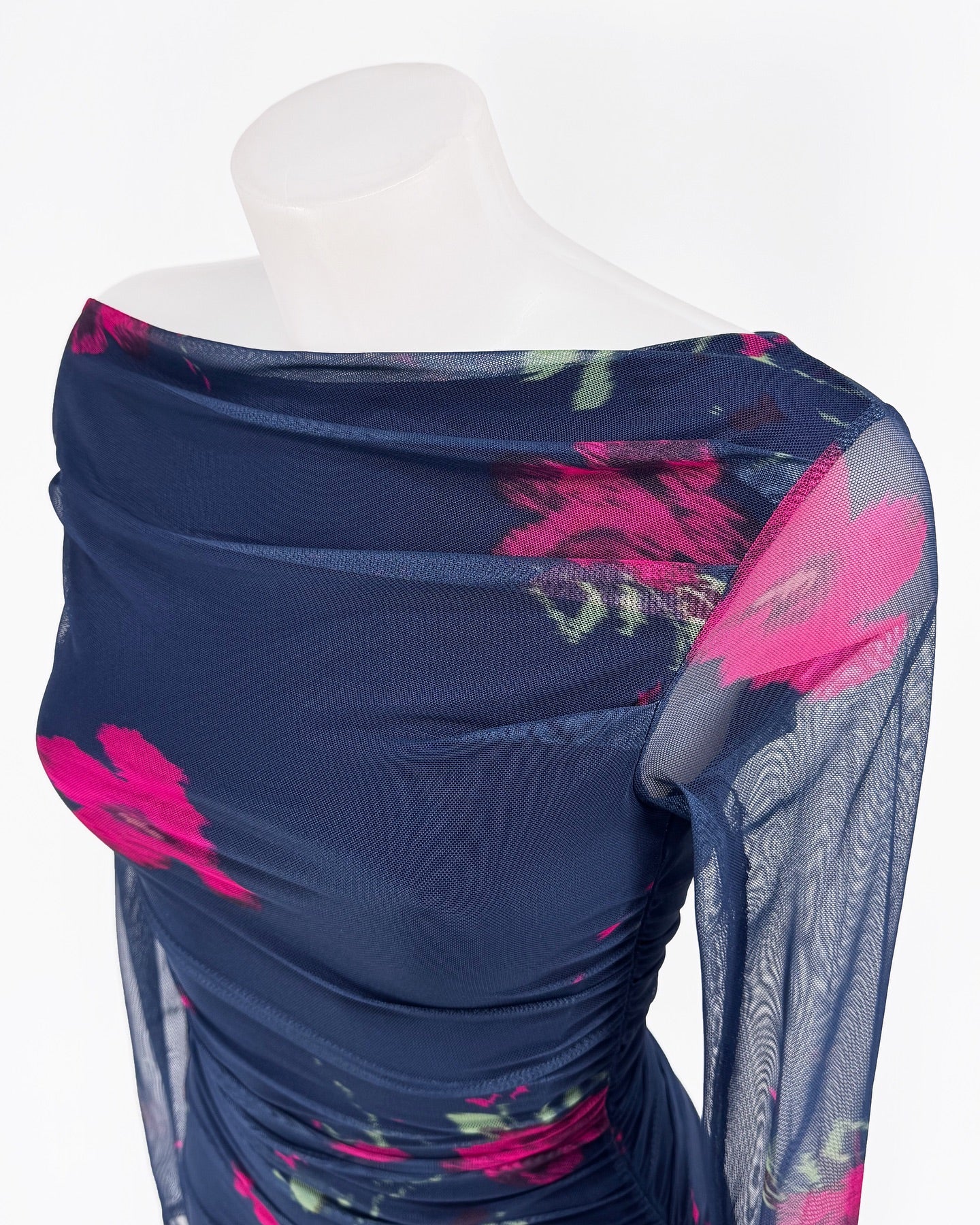 Vestido corto de tul