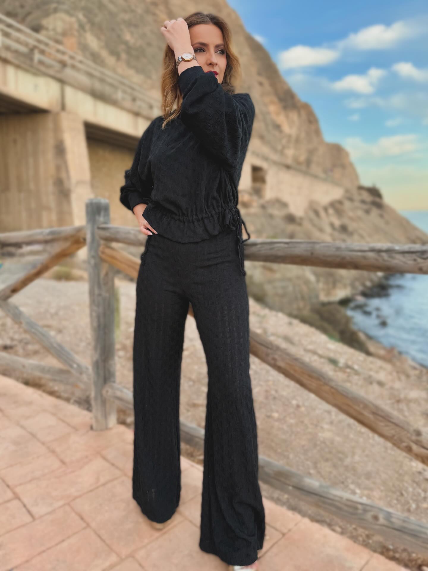 Conjunto de blusa y pantalón