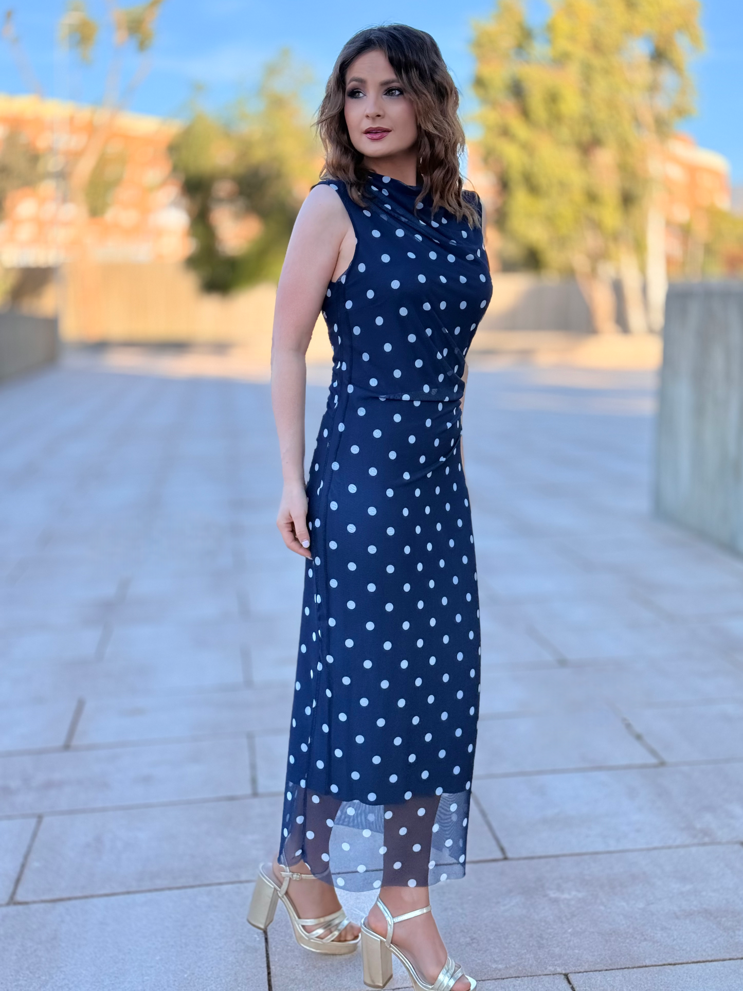 Vestido midi lunares