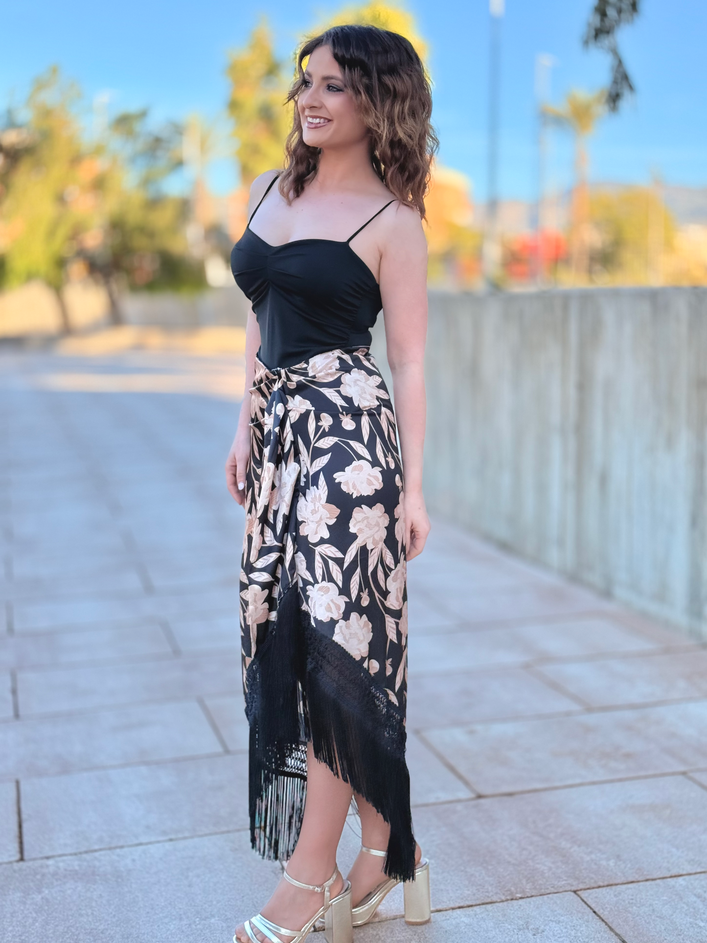 Falda de flecos estampada