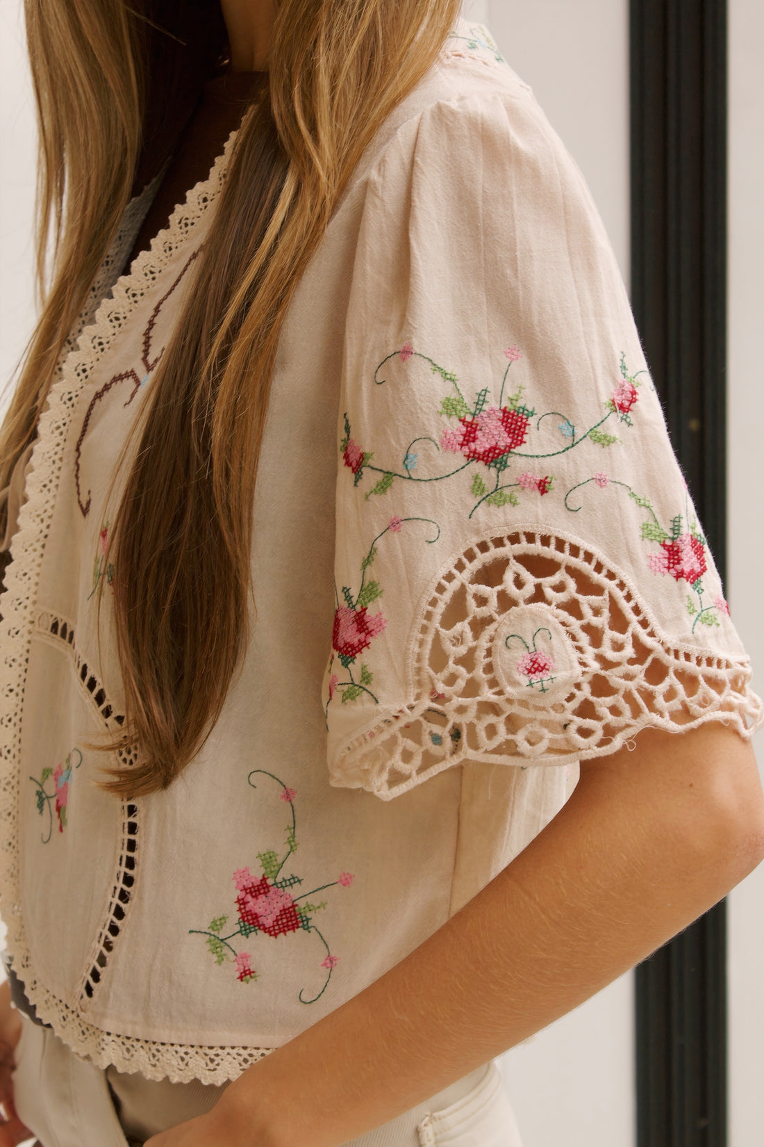 Blusa / rebeca bordada
