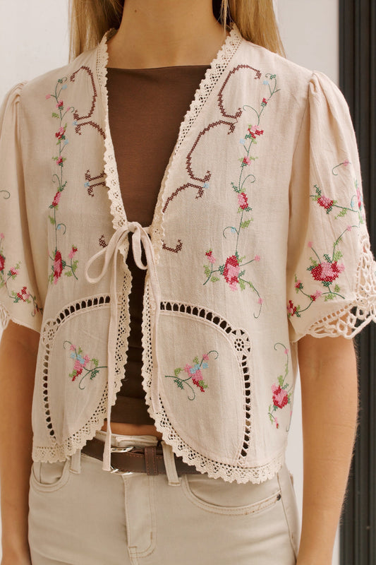 Blusa / rebeca bordada