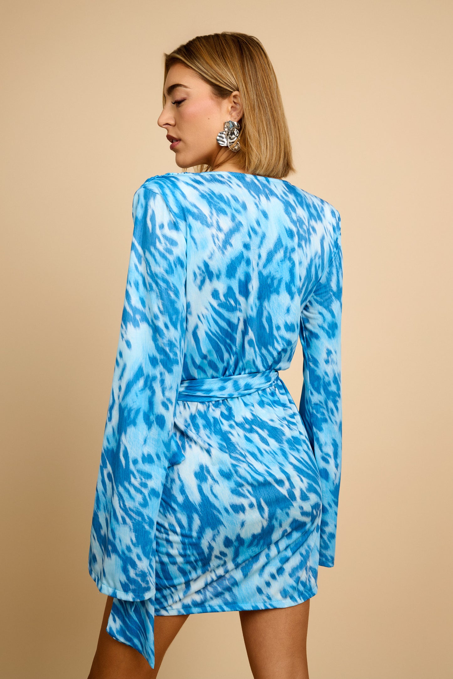 Vestido corto cruzado