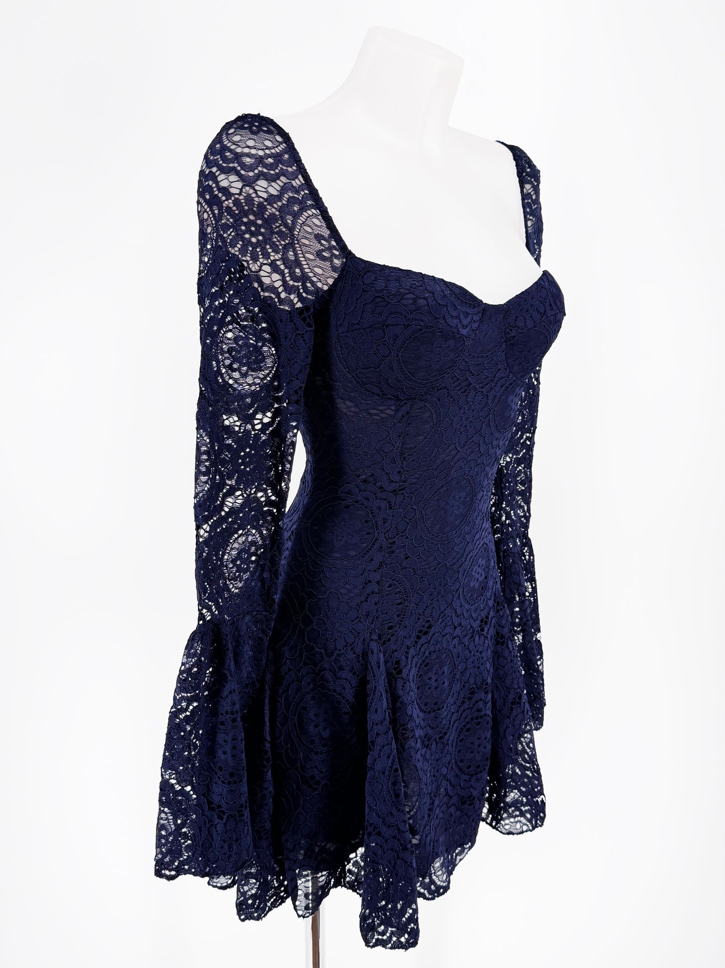 Vestido corto encaje