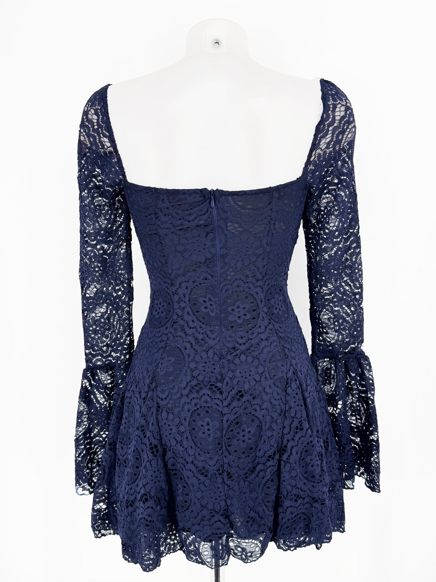 Vestido corto encaje